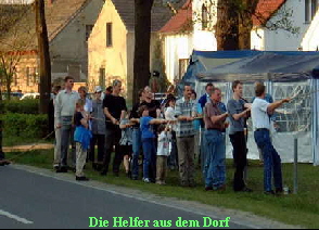 Die Helfer aus dem Dorf